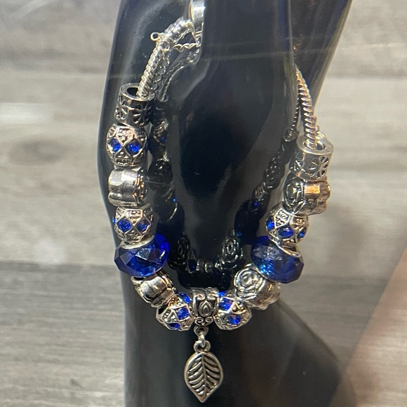 Elegant Silver and Blue Charm Bracelet - Picture 10 of 10